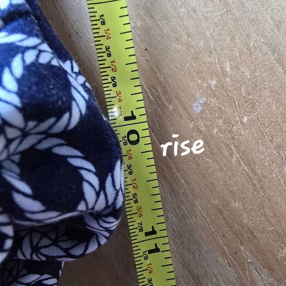 Michael Kors Blue Patterned Capri Pants Size 10 (CAP20) - Picture 5 of 13